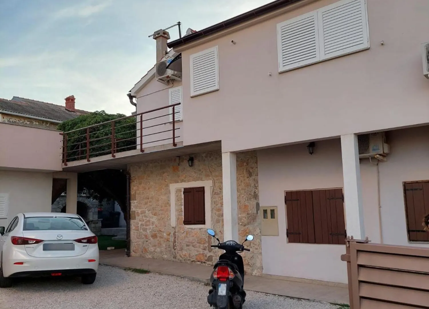 Apartmani Roko Razanac