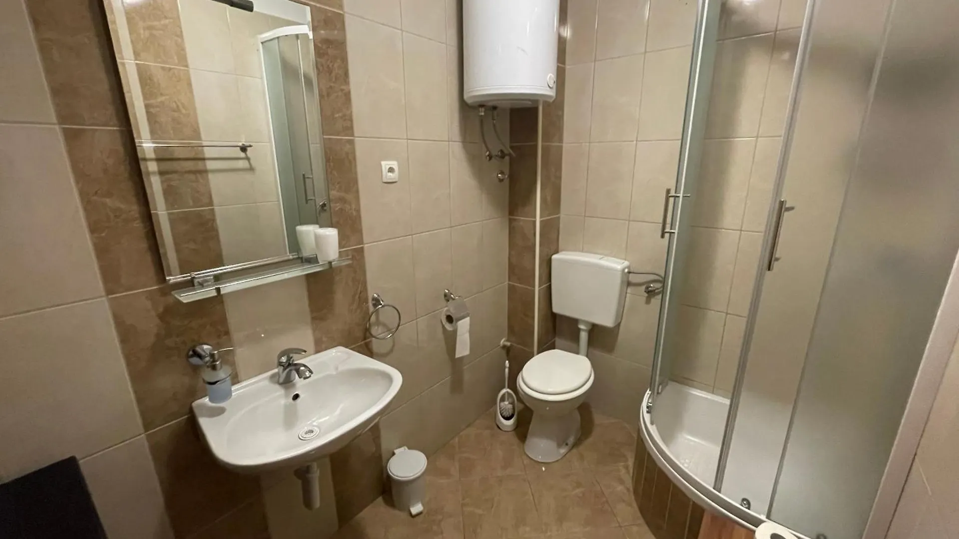 Apartmani Roko Razanac 0*,
